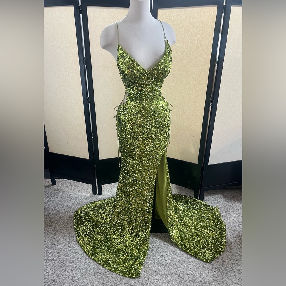 NWT Morilee Green Apple #48063 Side Laceup Sequin Prom Dress: Size 4
